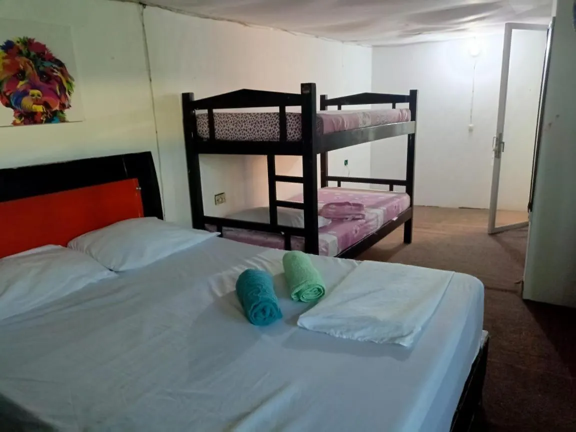 Afronautica Zulu Hostal Cano de Loro